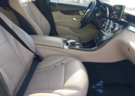 2015 Mercedes-Benz C 300 4Matic/Luxury 4Matic/Sport 4Matic из США, поврежденный, VIN 55SWF4KB4FU036068